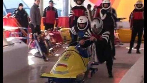 Taxi bob invernale sulla pista di cesana pariol