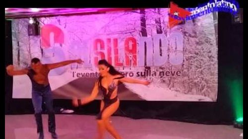 Movimientolatino a salsilando - jhesus aponte e fiorella franceschini