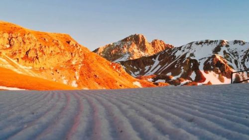 Freeride deluxe team skiing in st. anton am arlberg - 360° video