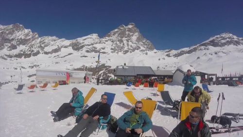 Soccorso e sicurezza sulle piste da sci. decollo dell'elicottero all'abetone - agipress