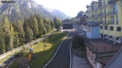 Webcam Dimaro Folgarida › South: Ski Rent - Belvedere Square