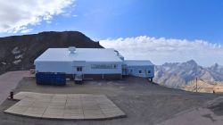 Glacier - The south dome 3200 m.