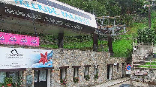 Alagna Valsesia Alagna cable car departure