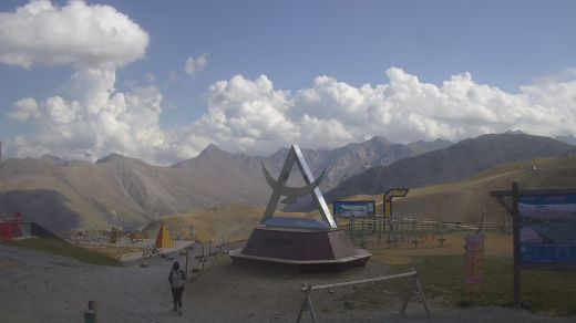 Livigno Carosello3000 - Arrival of the 3000 gondola