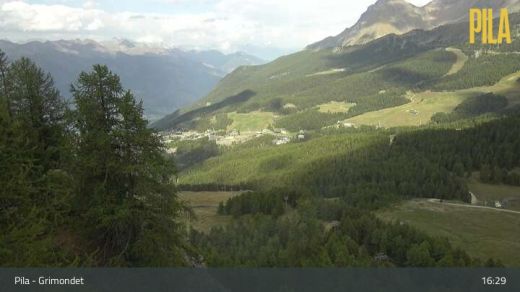Pila From the arrival station of the Grimondet chairlift, 2348 m.