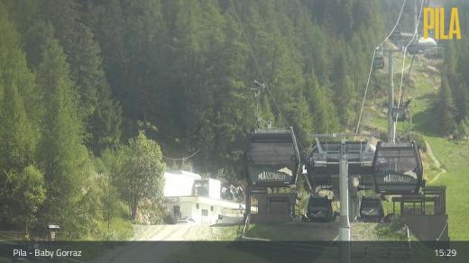 Pila Gorraz towards the intermediate station of the new gondola, 1866 m.