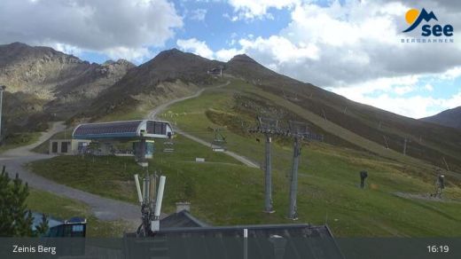 Samnaun Zeinisbahn top station 2220 m.