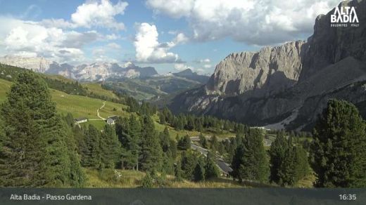 Corvara Passo Gardena 2122 m.