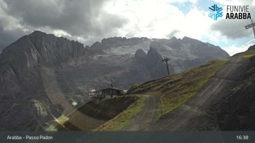 Ghiacciaio della Marmolada Passo Padon 2369 m.