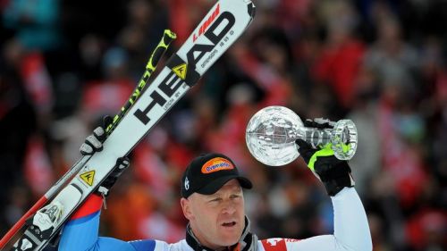 Didier Cuche vince la coppetta di discesa. La Vonn supera la Riesch