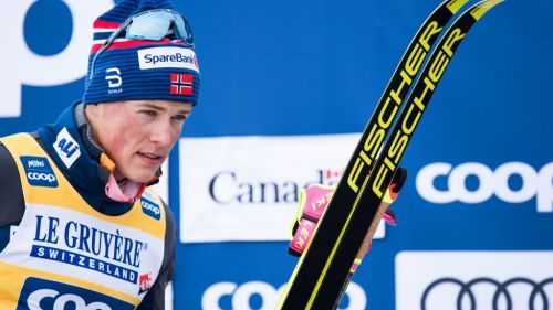Klaebo resists Bolshunov's last attack and wins the World Cup