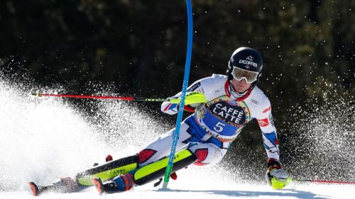 Clement Noel dominates the first heat of the Soldeu slalom