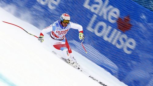 Beat Feuz vince la discesa libera di Lake Louise. Quarto Peter Fill