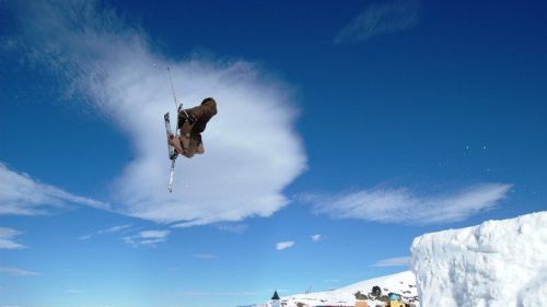 Skiing in New Zealand. Cardrona, the goal of Pipe Riders