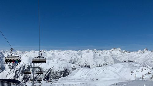 Coronavirus, una class action di 2500 turisti contro Ischgl