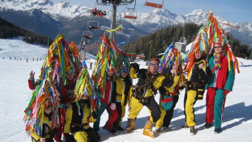 Pila, l'8 marzo fiaccolata di Carnevale in maschera