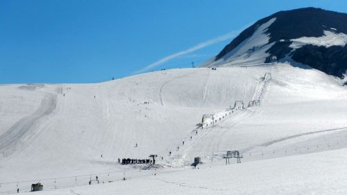 Al Passo dello Stelvio condizioni straordinarie per l'estate Sci ai piedi