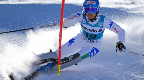 Slalomiste in Lituania, Irene Curtoni deve sciogliere la riserva su Levi