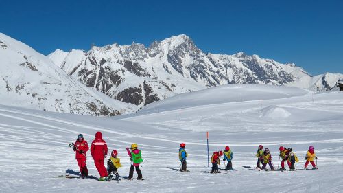 Valle d'Aosta maestri sci con bimbi   La Thuile