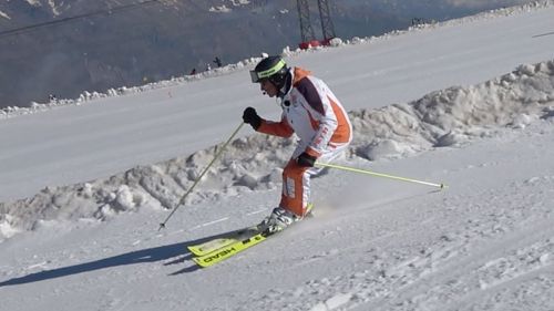 Gomito verso il basso e solidità  per evitare le rotazioni - SCIARE MEGLIO S2 EP09