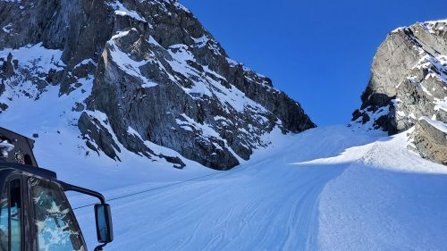 Colle sarezza con la neve