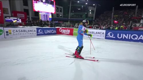 Vinatzer guadagna posizioni in slalom ed è settimo, il video della sua seconda manche
