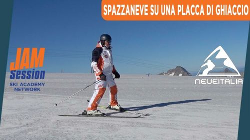 Aiuto! A spazzaneve su una placca di ghiaccio - P.15 - Corso di sci principianti