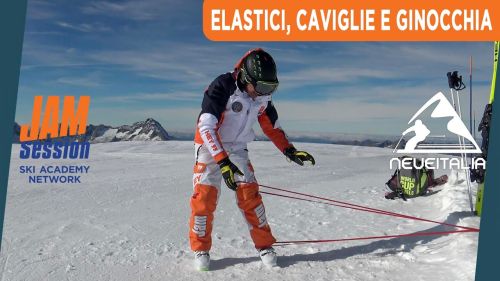 Sensazioni chiare con gli elastici alle caviglie e alle ginocchia - Corso di sci