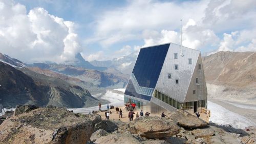 Capanna del Monte Rosa - Visuale della facciata
