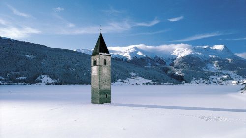 Lago Resia ghiacciato