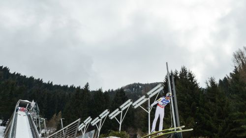 Håvard Klemetsen vince il segmento di salto nella prima gundersen di Schonach