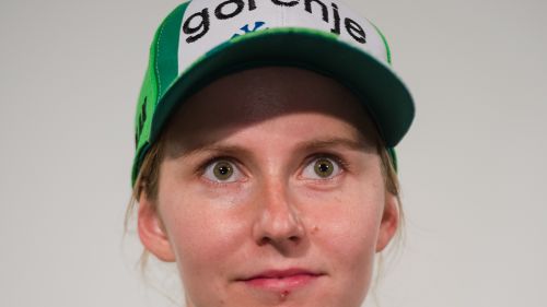 Katja Pozun e Sami Niemi vincono i titoli su Normal Hill delle Universiadi