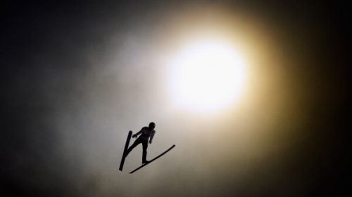 Phillip Sjøen schianta la concorrenza nella prima gara di Hakuba