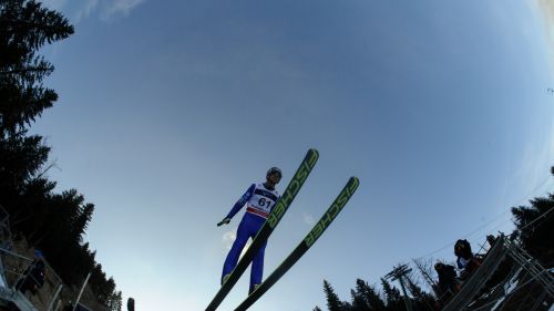 Eric Frenzel in testa dopo il segmento di salto della seconda tappa