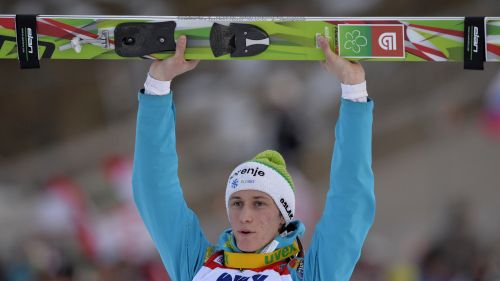 Peter Prevc domina a Sapporo e conquista il pettorale giallo. Trionfo sloveno