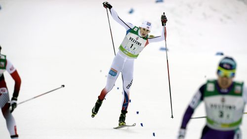 Jarl Magnus Riiber vince l'opening stagionale di combinata nordica