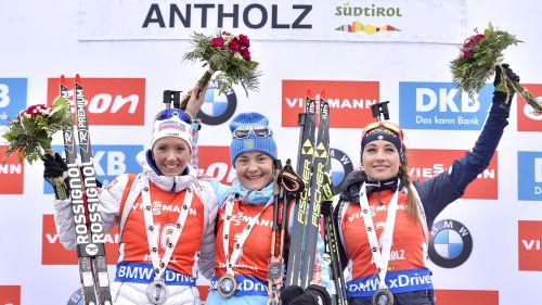 Dorothea Wierer: 'Ero seconda e poi Selina è stata tipo 'Whooosh'!'. Yurlova: 'Ho chiesto al vento di soffiare solo in pista'
