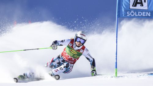 Gravissimo infortunio per Eva-Maria Brem. Gamba rotta e stagione finita