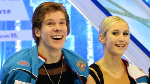 Yanovskaya/Mozgov chiari vincitori nella danza della finale dello Junior Grand Prix