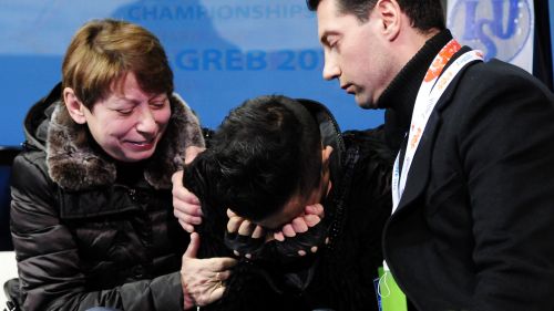 Amodio regola di misura Fernandez nel corto degli Europei. Attardato Plushenko