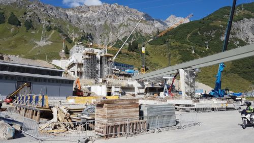 St.Anton-St.Christoph-Albona-Z&uuml;rs-Lech-Warth danno vita Ski Arlberg pi&ugrave; grande comprensorio d'Austria