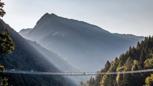 In Valtellina si inaugura il ponte tibetano pi&ugrave; alto d'Europa