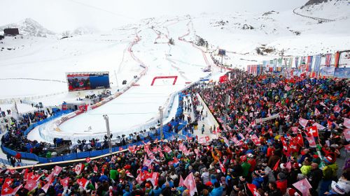 Mikaela Shiffrin apre la prima manche dello slalom mondiale di St.Moritz. Numero 5 per Zuzulova, 7 Holdener, 12 Costazza