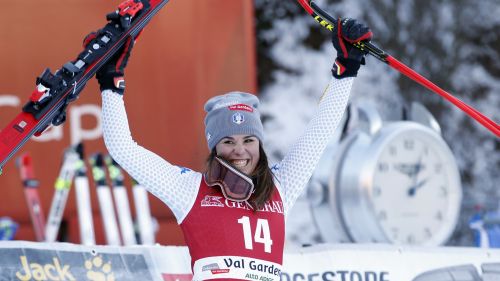 Elena Curtoni and the Delago sisters reach Copper Mountain: work until the end of the month, then transfer to Lake Louise