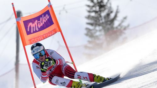 Ramona Siebenhofer wins the first Cortina downhill. Vonn out of the top ten