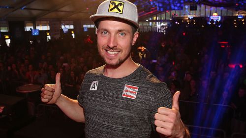 In three thousand to celebrate Marcel Hirscher for its sixth consecutive World Cup