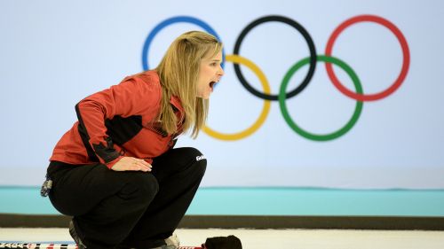 Jennifer Jones è la prima a raggiungere le semifinali