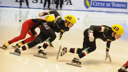 Coppa del Mondo a Torino. I 500 parlano italiano: Fontana argento, quarta Martina Valcepina