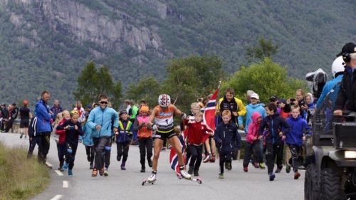 Johaug ed Heikkinen vincono sul velluto la Lysebotn Opp