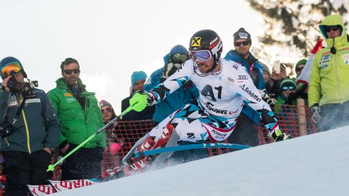 Uno straordinario Marcel Hirscher recupera nove posizioni e vince lo Slalom di Kitzbühel